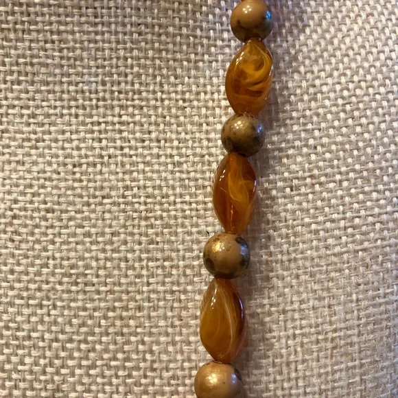 CARNELIAN STONE NECKLACE WITH TOGGEL CLASP AND PEARLS
Vintage Carnelian 18” - Picture 7 of 17